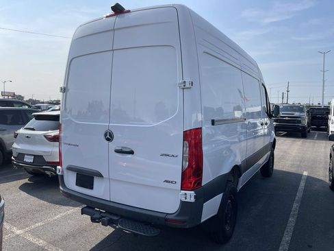 Used 2024 Mercedes-Benz Sprinter 2500 image 10