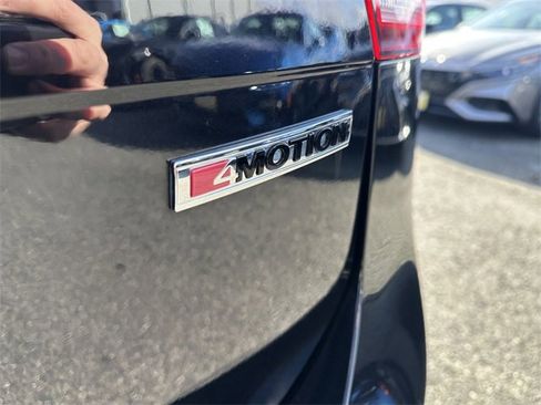 Used 2021 Volkswagen Tiguan SE image 45