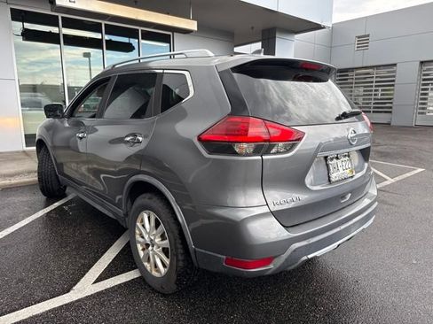 Used 2017 Nissan Rogue SV w/ SV Premium Package AWD/4WD image 4