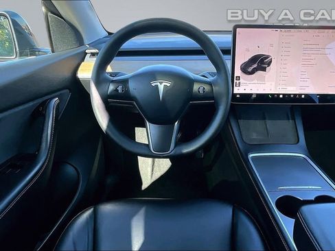Used 2022 Tesla Model Y Long Range AWD/4WD image 5