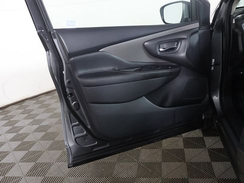 Used 2019 Nissan Murano S image 18