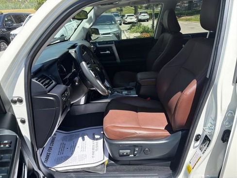 Used 2022 Toyota 4Runner Limited AWD/4WD image 9