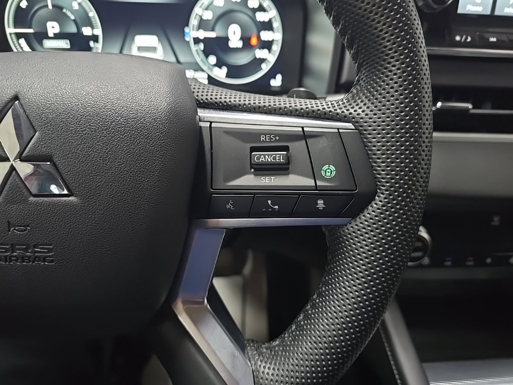 Used 2023 Mitsubishi Outlander SEL AWD/4WD image 21
