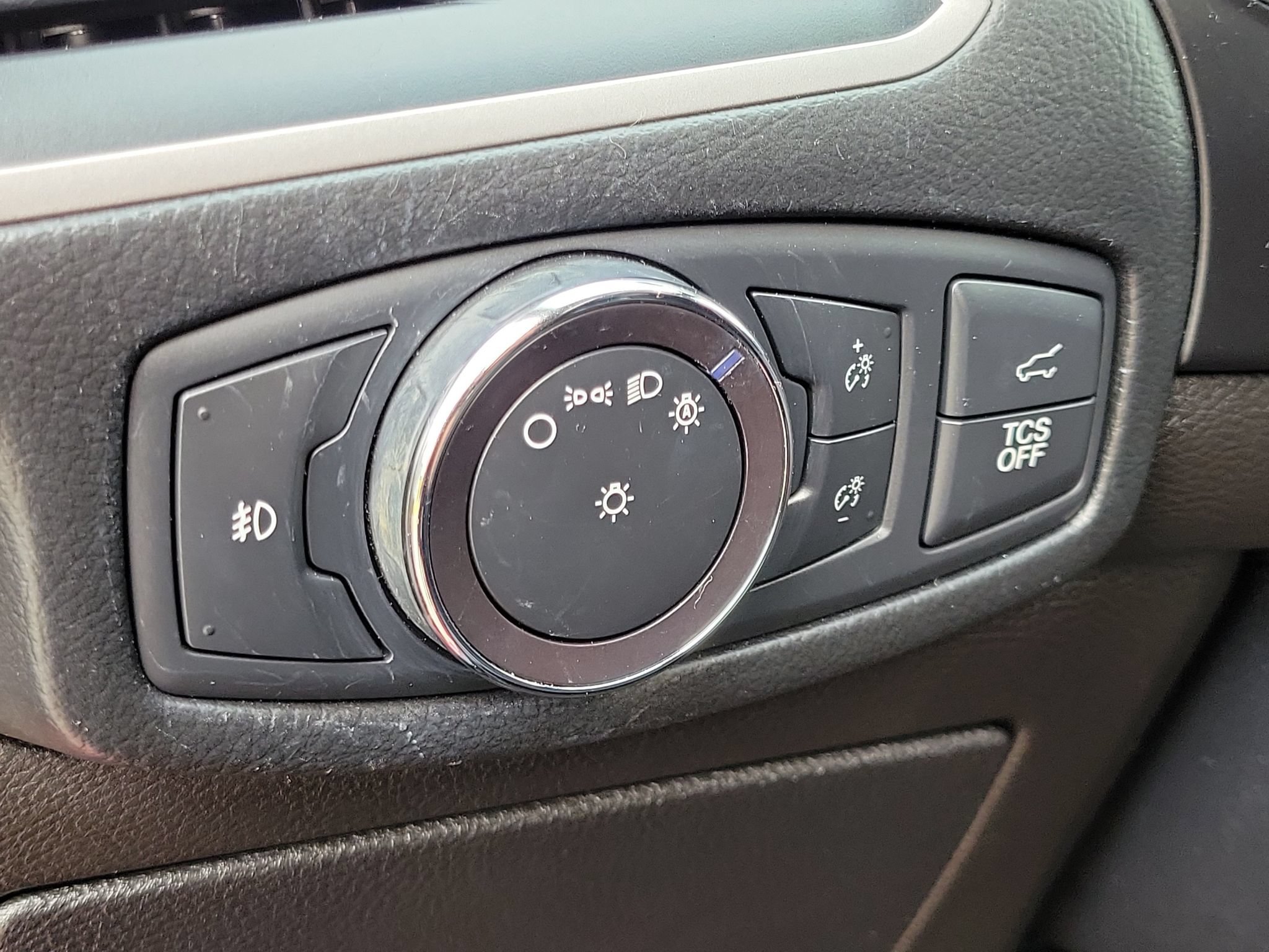 Used 2019 Ford Edge SEL w/ Equipment Group 201A AWD/4WD image 10