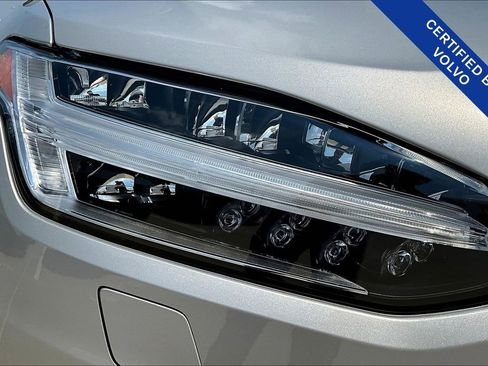 Used 2025 Volvo XC90 T8 Ultra w/ Protection Package image 32