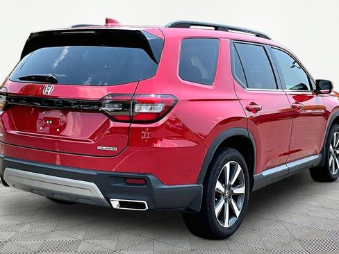 Used 2025 Honda Pilot Touring image 6