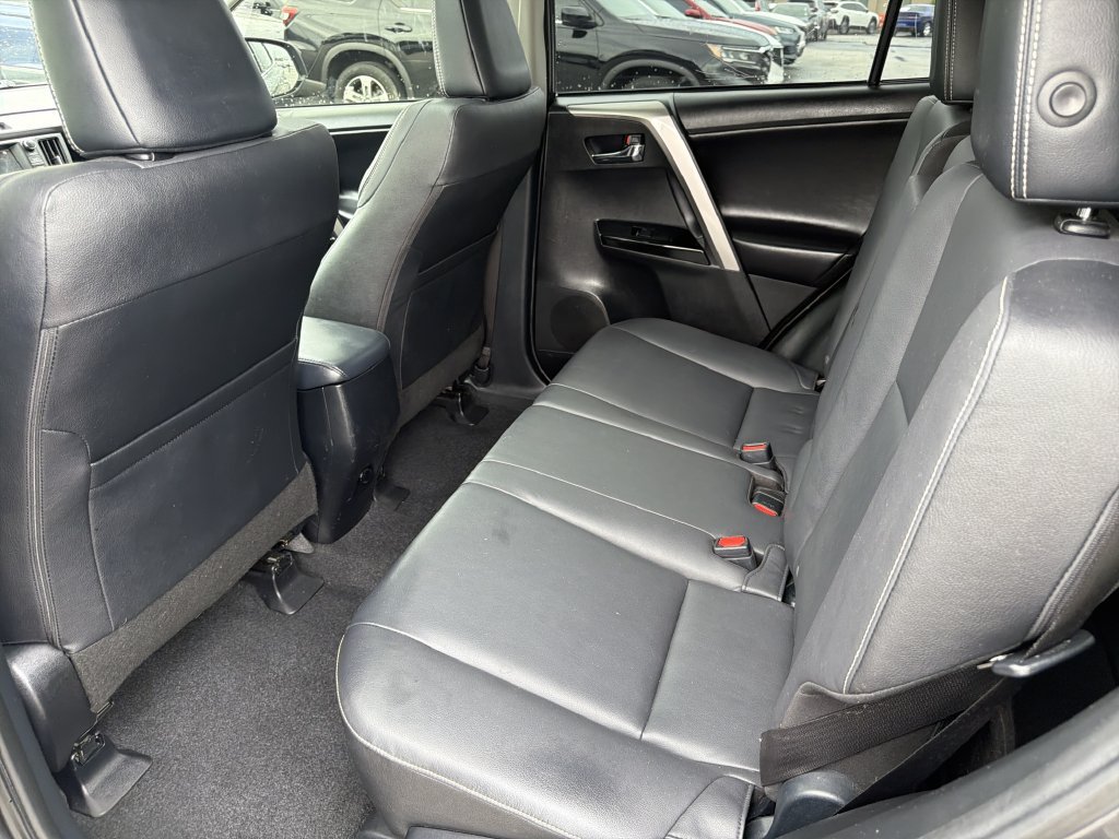Used 2018 Toyota RAV4 Limited FWD image 17