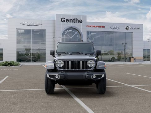 New 2026 Jeep Wrangler Unlimited Sahara w/ Technology Group AWD/4WD image 6