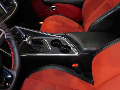 Used 2015 Dodge Challenger R/T Plus RWD image 33