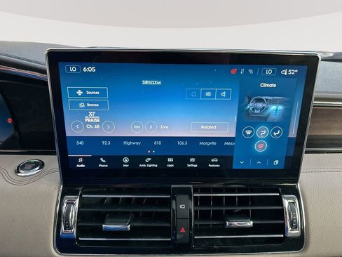 Used 2022 Lincoln Navigator L Reserve AWD/4WD image 17