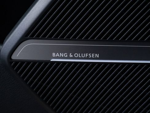 Used 2025 Audi Q5 e Premium Plus image 15