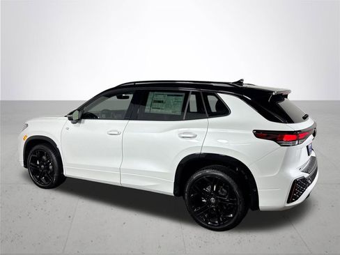 New 2025 Volkswagen Tiguan SE R-Line image 8