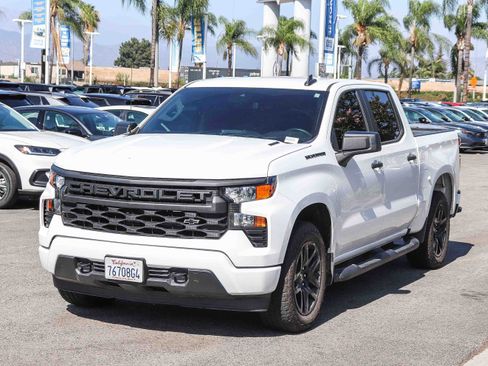 Used 2025 Chevrolet Silverado 1500 Custom w/ Turbomax Blackout Package RWD image 3