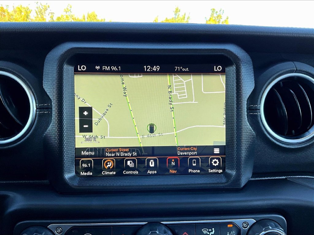 Used 2023 Jeep Wrangler Unlimited Sahara AWD/4WD image 19