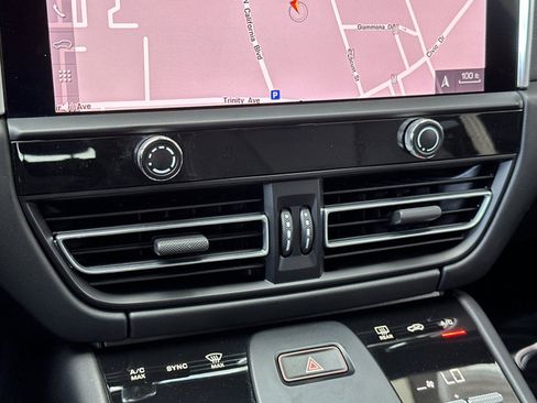 Certified 2022 Porsche Macan GTS image 20