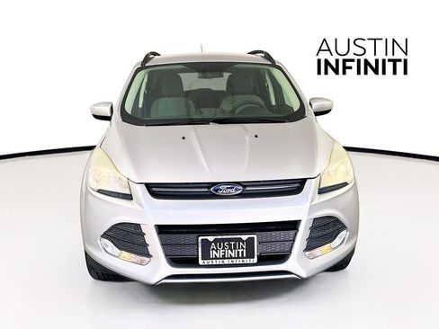 Used 2016 Ford Escape SE w/ Equipment Group 201A image 2