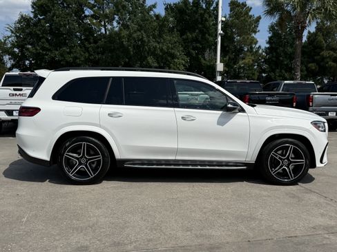 Used 2025 Mercedes-Benz GLS 450 4MATIC image 3