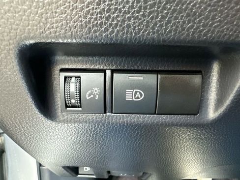Certified 2025 Toyota RAV4 LE AWD/4WD image 38