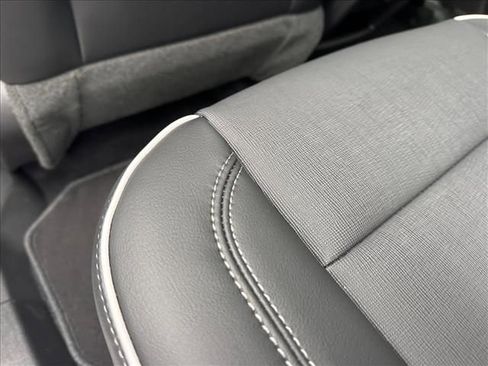 Used 2026 Buick Enclave Preferred w/ Power Package image 17