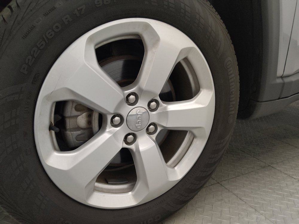 Used 2019 Jeep Compass Latitude w/ Popular Equipment Group AWD/4WD image 31