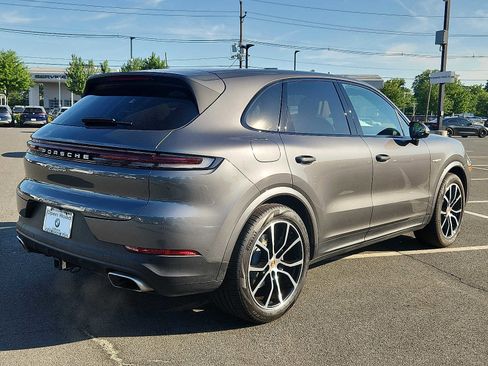 Used 2025 Porsche Cayenne E-Hybrid AWD/4WD image 6