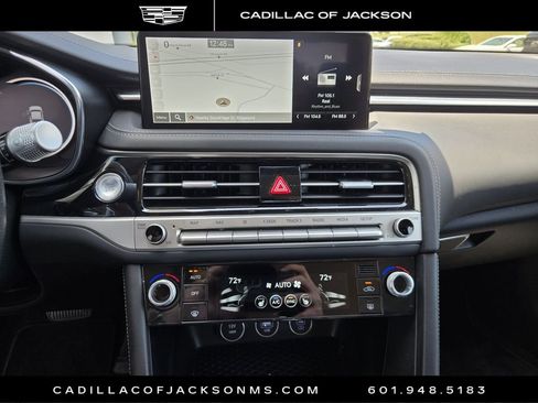 Used 2025 Genesis G70 2.5T RWD image 3