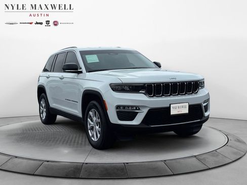 Used 2022 Jeep Grand Cherokee Limited RWD image 2