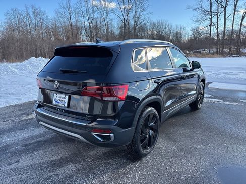 Used 2024 Volkswagen Taos SEL image 7