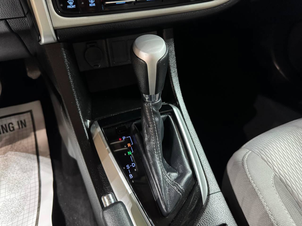 Used 2019 Toyota Corolla LE FWD image 30