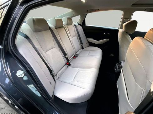 Certified 2025 Honda Accord SE image 17