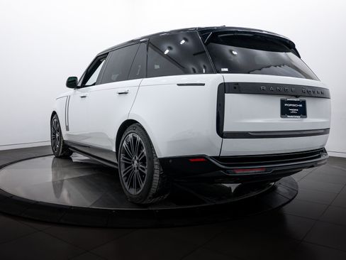 Used 2023 Land Rover Range Rover Long Wheelbase SE image 3
