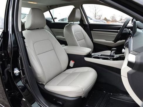 Certified 2025 Nissan Altima 2.5 SL image 23