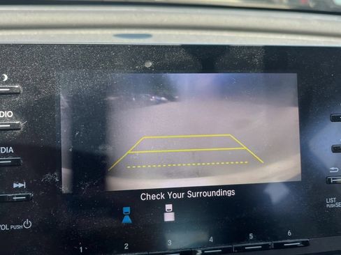Used 2018 Honda Accord Hybrid image 8