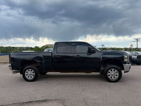 Used 2012 Chevrolet Silverado 2500 LT w/ Interior Plus Package AWD/4WD image 2