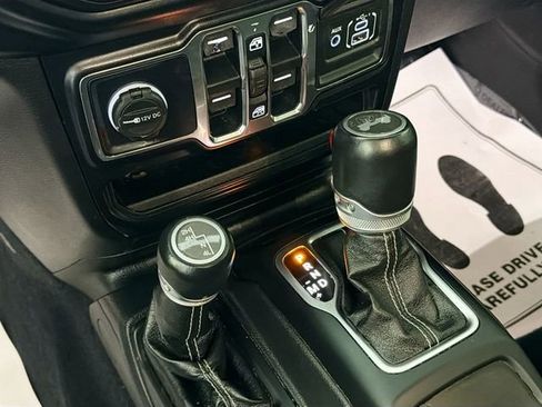 Used 2021 Jeep Wrangler Unlimited Sahara w/ Uconnect 4C Nav & Sound Group image 17