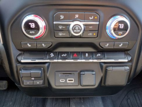 Used 2022 GMC Sierra 1500 SLT AWD/4WD image 5