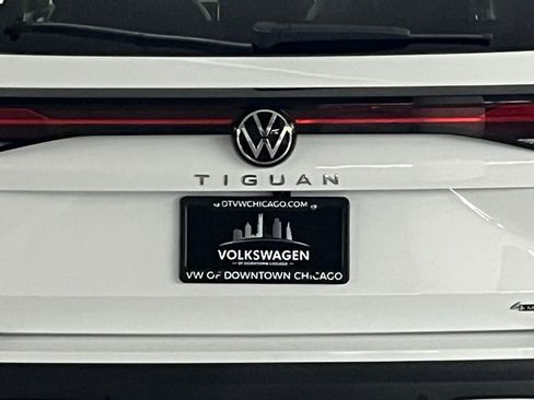New 2025 Volkswagen Tiguan SE image 34