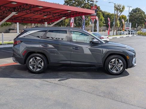 Used 2025 Hyundai Tucson SEL FWD image 4