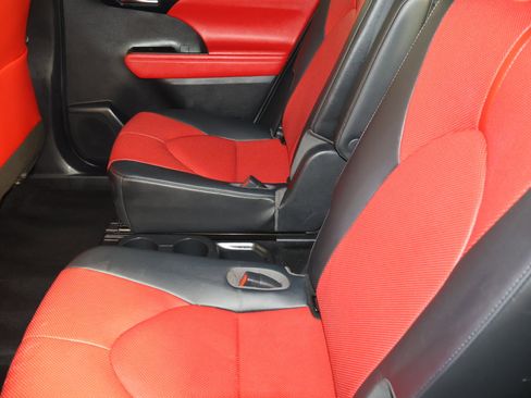 Used 2021 Toyota Highlander XSE image 50