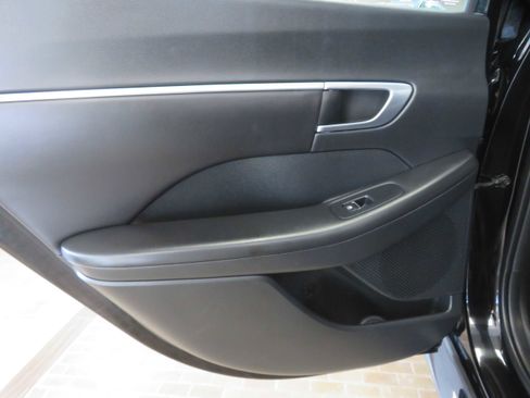 Used 2023 Hyundai Sonata SEL w/ Convenience Package FWD image 17