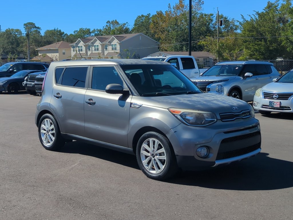 Used 2017 Kia Soul + FWD image 9