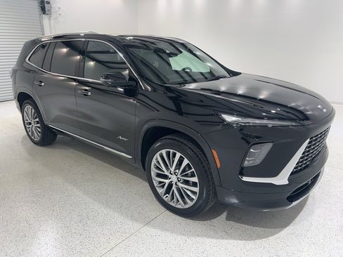 Used 2025 Buick Enclave Avenir w/ Super Cruise Package image 7