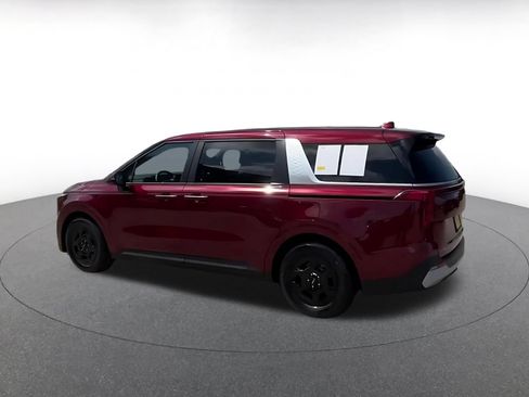 Used 2026 Kia Carnival FWD image 9
