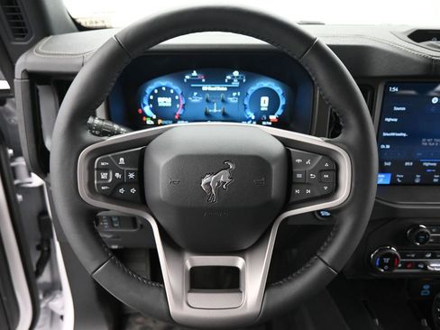 New 2025 Ford Bronco Badlands image 11