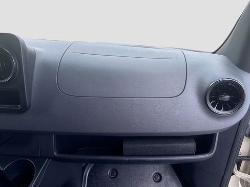 Used 2024 Mercedes-Benz Sprinter 2500 image 29