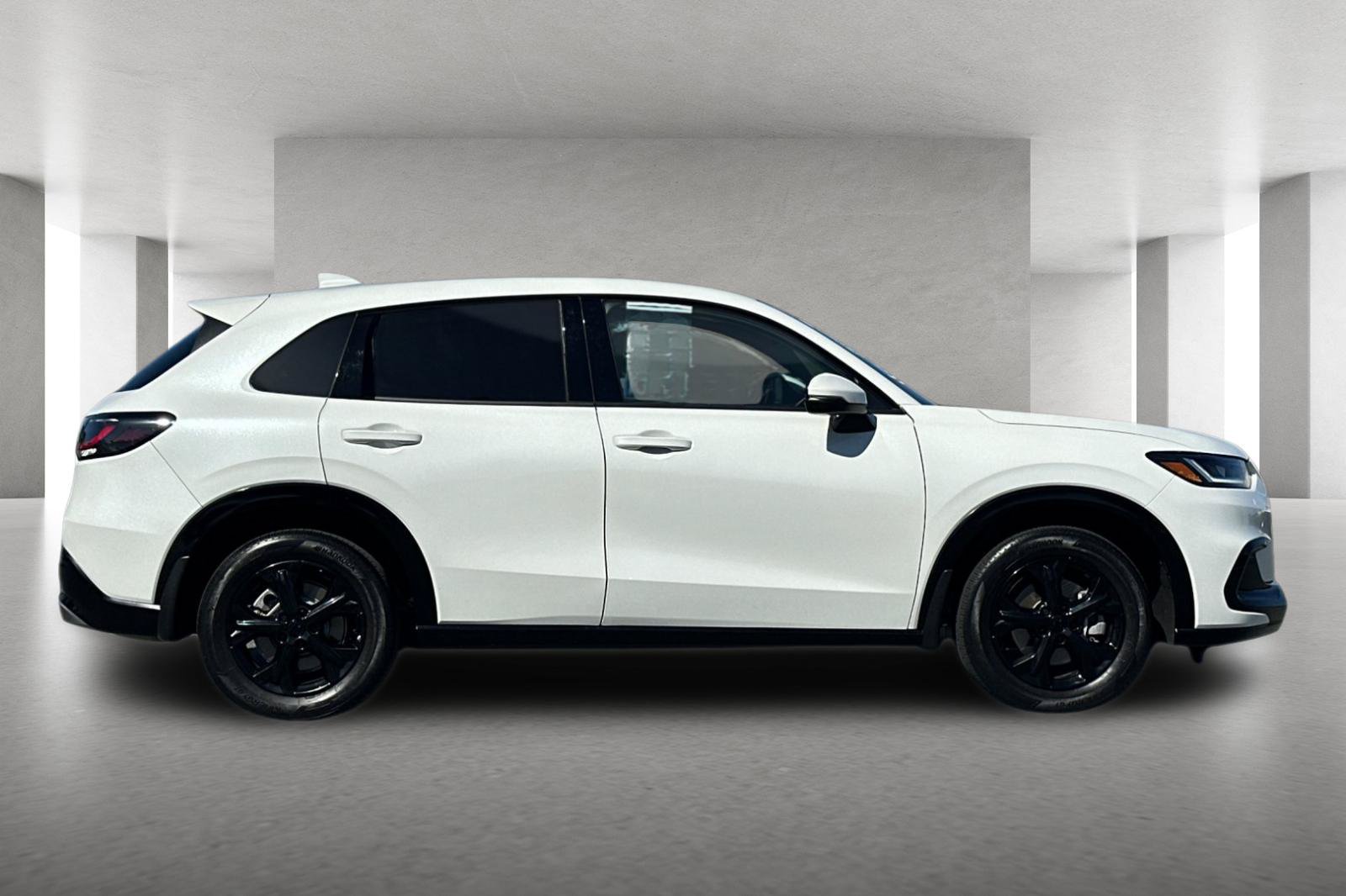 Certified 2024 Honda HR-V EX-L image 3
