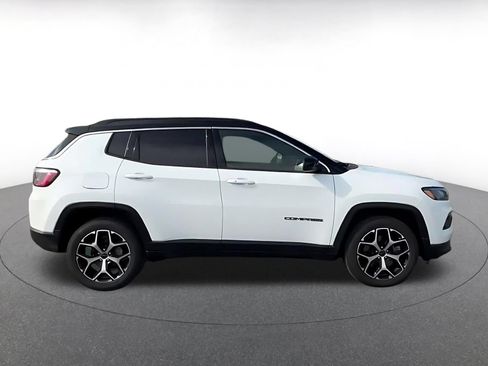 Used 2025 Jeep Compass Limited AWD/4WD image 16