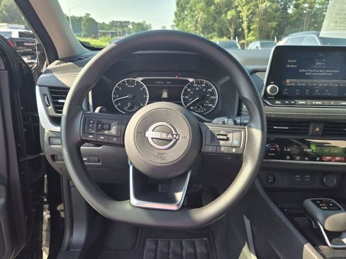 Used 2024 Nissan Rogue SV AWD/4WD image 11