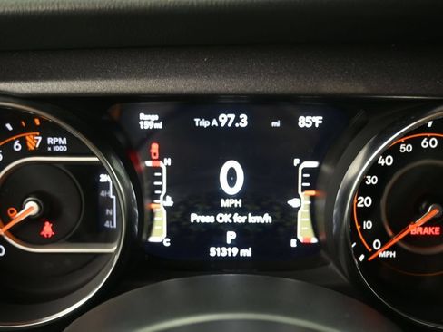 Used 2023 Jeep Gladiator Mojave w/ Cold Weather Group AWD/4WD image 13