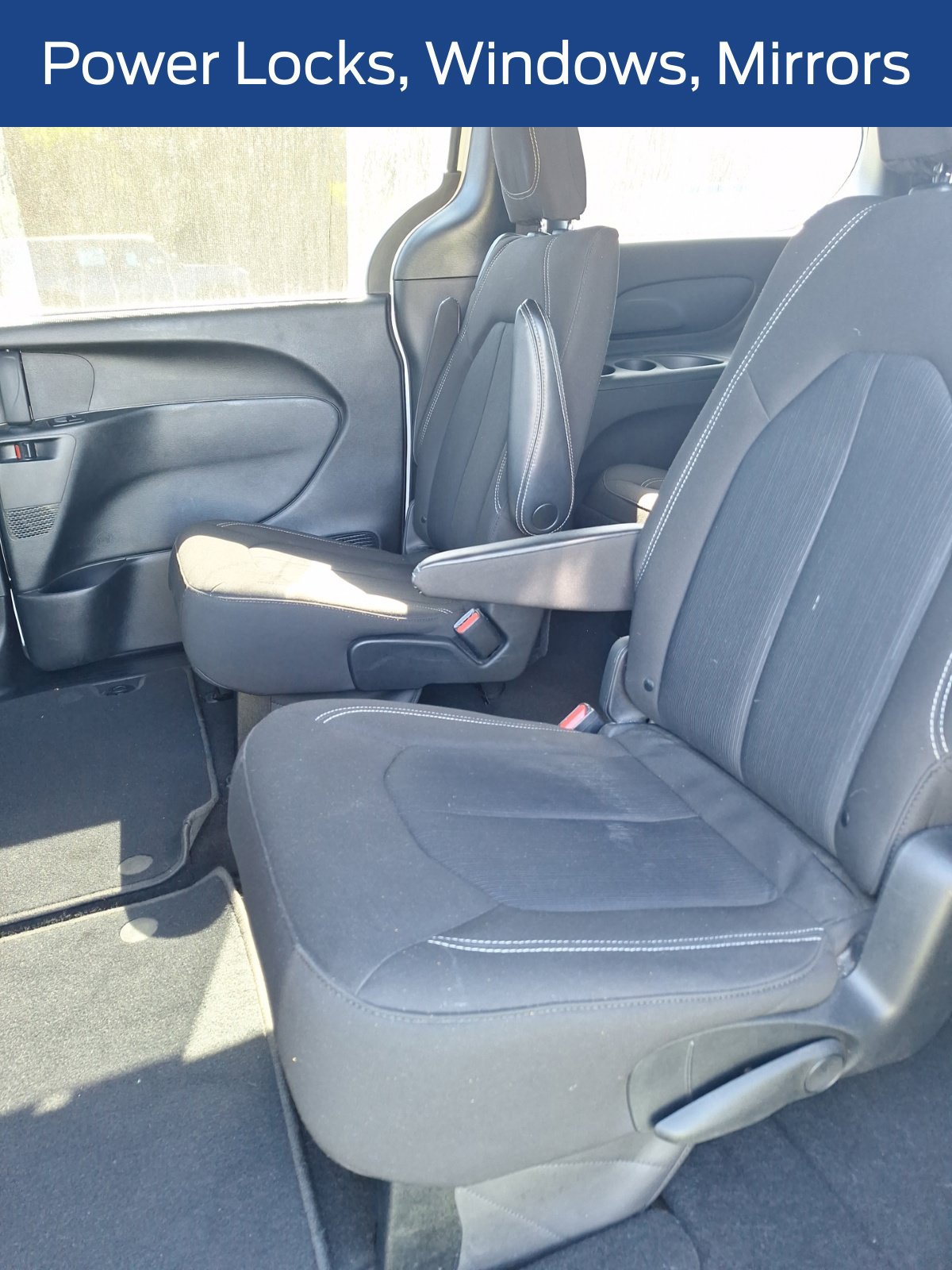 Used 2022 Chrysler Pacifica Touring FWD image 16